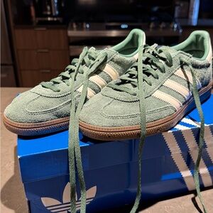 Adidas women’s Forest Green Suede Handball Spezial